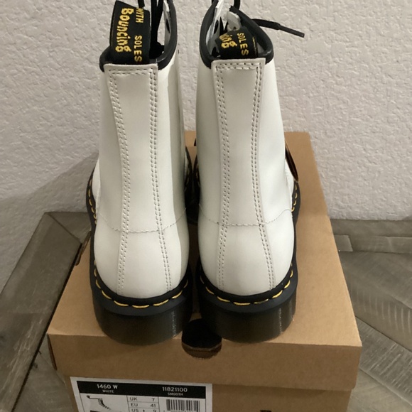 Dr. Martens 1460 W Boot (Women) 9US/ 40EU - Picture 5 of 9